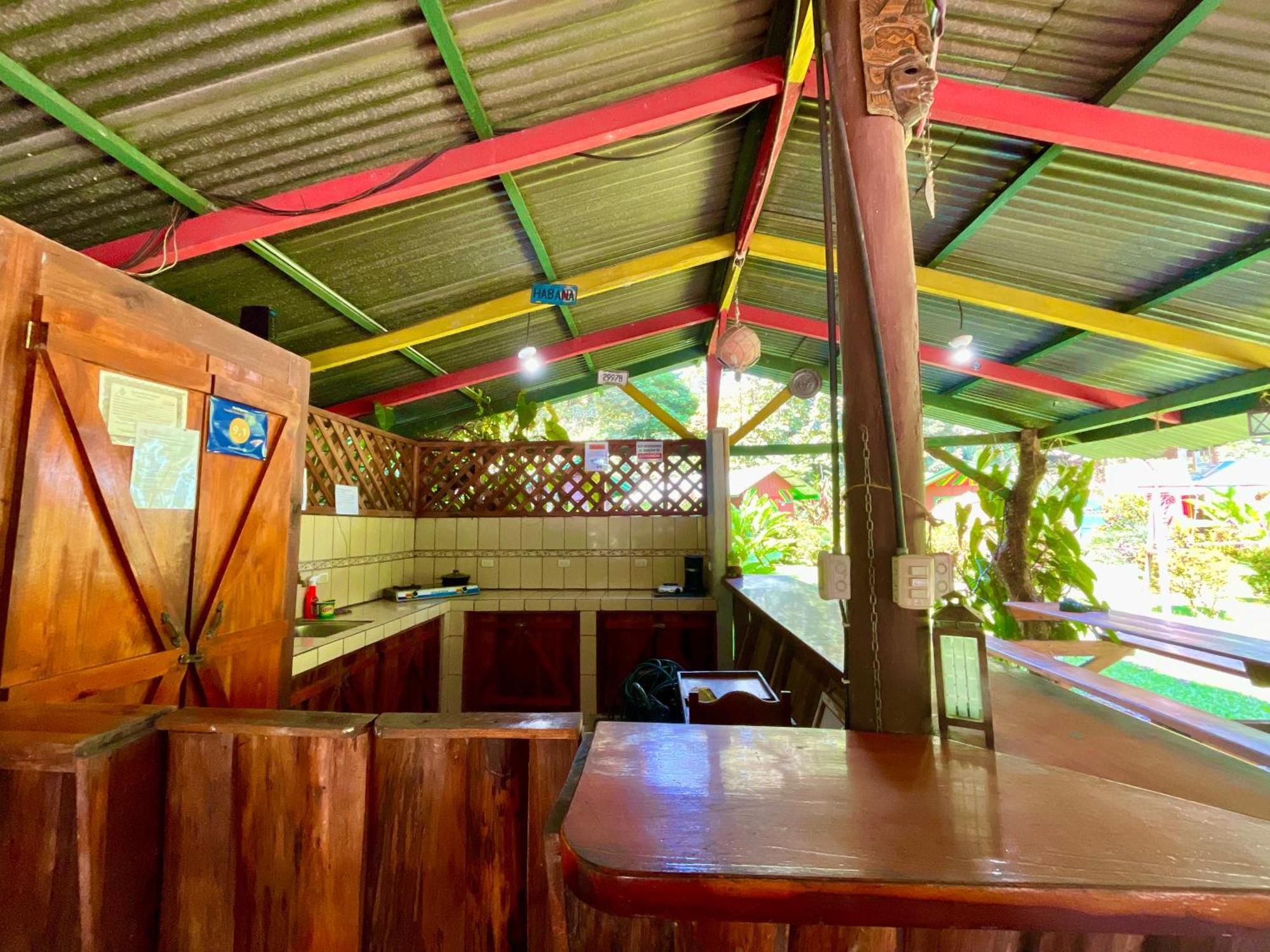 Alouatta Lodge And Canopy Cahuita Zewnętrze zdjęcie