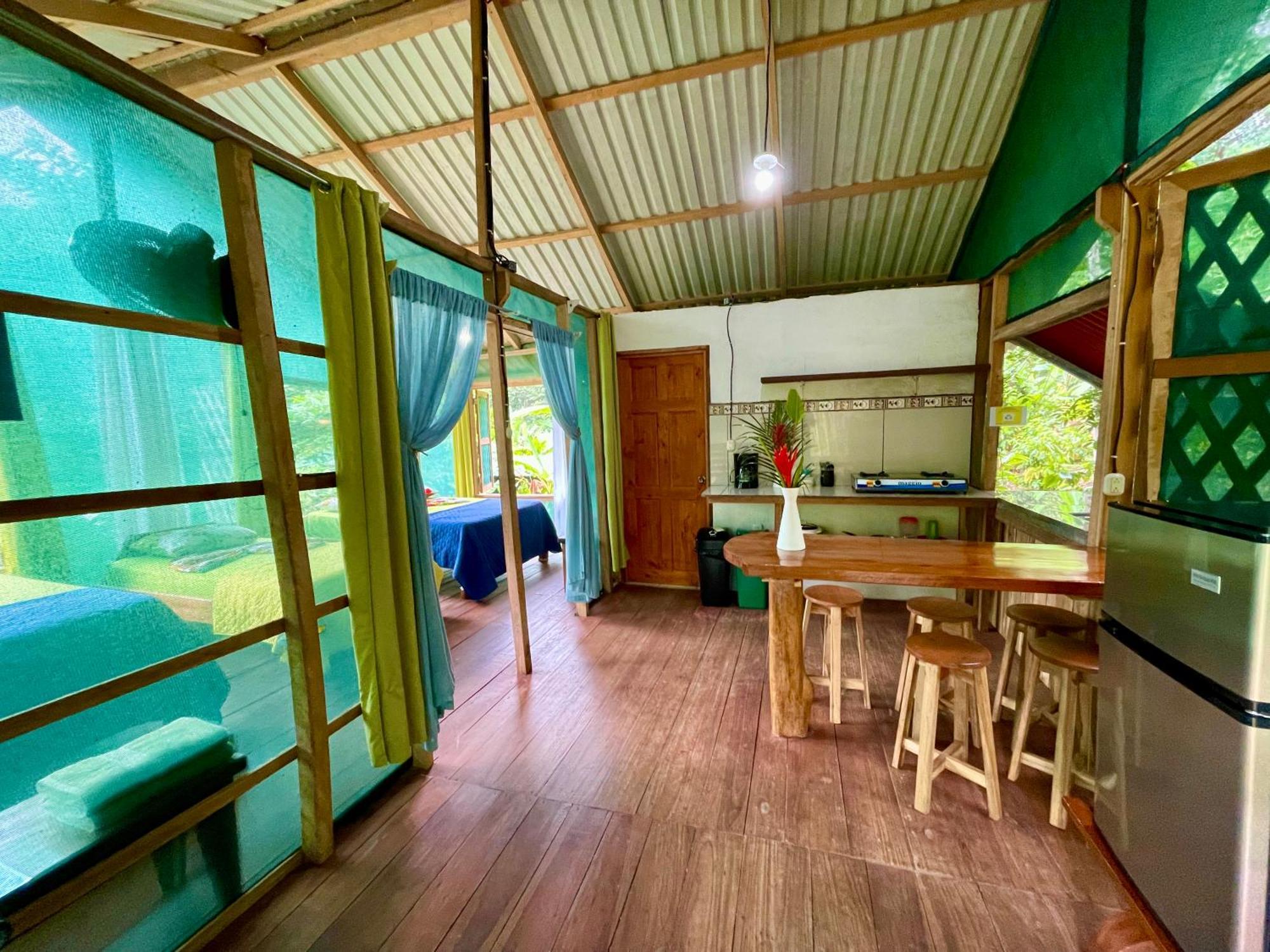 Alouatta Lodge And Canopy Cahuita Zewnętrze zdjęcie